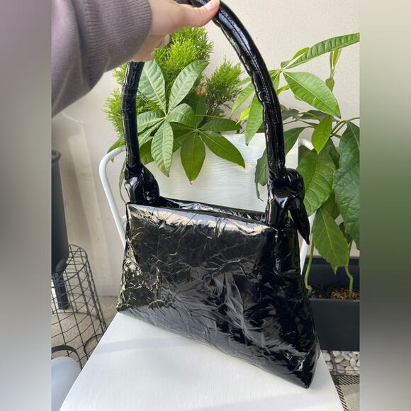 🌿 KASSL Bag Lady Lacquered Leather Shoulder Bag in Black - Picture 7 of 17